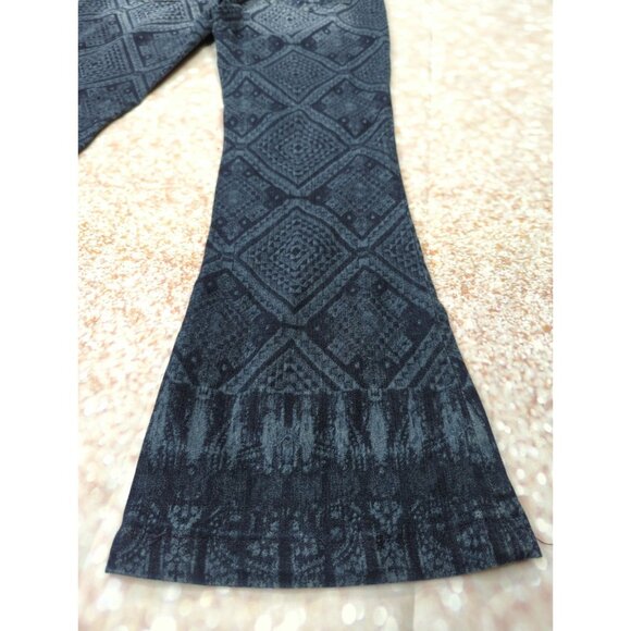 Tokyo Darling Womens Size 4 High Waisted Wide Flare Diamond Pattern Jeans - Picture 3 of 7